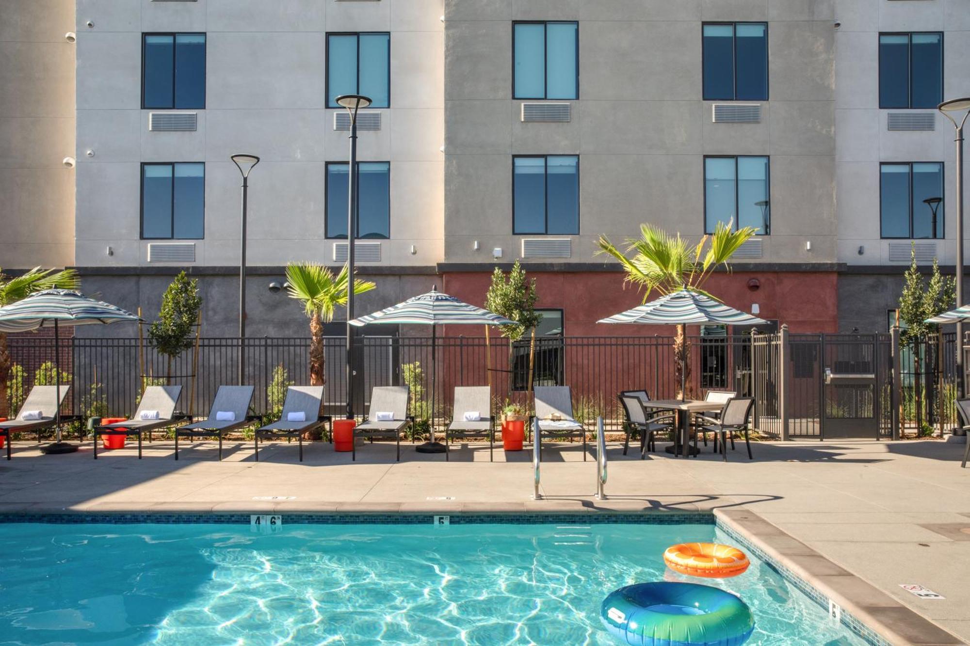 Ayres Hotel Rialto Fontana Exterior photo